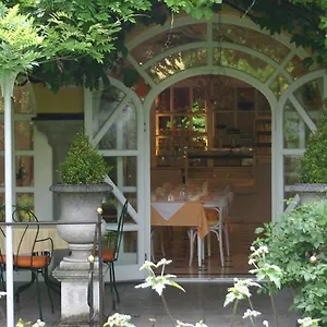 Aurbacher Hof Gmbh *** Munique